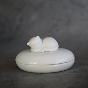 White Porcelain Vintage Cat Lidded Trinket Dish